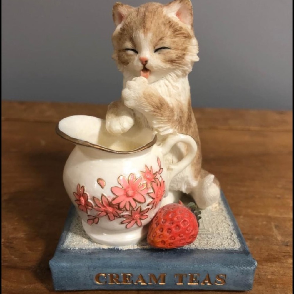 Cat Cream Teas Collectable Figurine